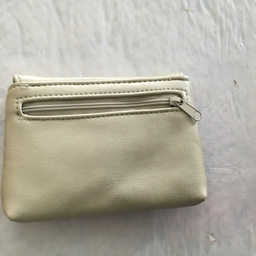 Purse - Picture 2 of 3